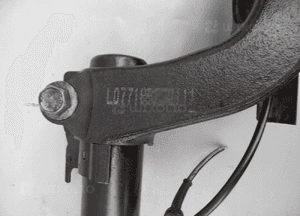 MCPERSON MCPHERSON LEWY PRZÓD ZWROTNICA TOYOTA AYGO II C1 PEUGEOT 108 2