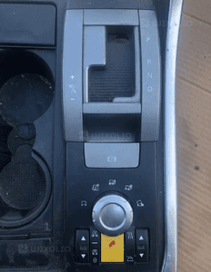 Panel wybieraka zjazdowy YUD501770 RANGE ROVER SPORT 1