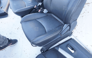 FOTELE BOCZKI WYKŁADZINA SKÓRA GRZANE 7 OSÓB MITSUBISHI OUTLANDER II 7