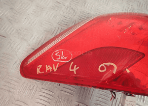 Lampa lewy tył toyota rav 4 3
