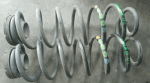 VW Fox Polo Skoda Fabia Seat Ibiza sprezyna zawieszenia tyl tylna 1