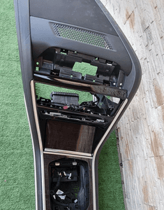 Tunel środkowy bmw 8 G16 2