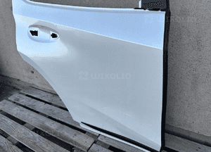 Drzwi tyl tylne prawe lexus ux 2018- bardzo ladne orginalne 3