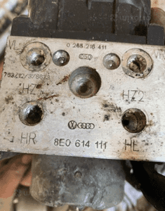 Pompa hamulcowa abs audi A4 B5 8E0 2.6 benzyna 2
