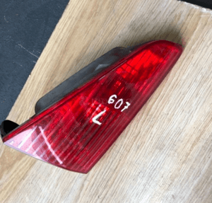 PEUGEOT 607 lift lampa lewa prawa 4