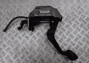 PEDAŁ SPRZĘGŁA SKODA ROOMSTER 6Q2721059AB RADOM