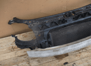 Pas przedni chłodnice audi tt 8N 1.8T turbo 2