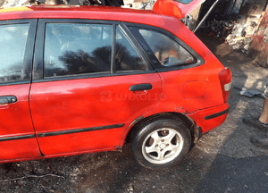 Mazda 323f bj 98-03 Klapa tylna tył z szyba kol SU 4
