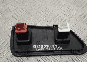 Przycisk otwierania klapy peugeot 3008 ii 9816034477 2