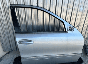 MERCEDES E 211 drzwi prawe przednie przód srebrne lakier 744 szyba zamek klamka avantgarde 20
