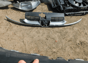 peugeot 206 grill kolor E2A nr 31303 WYSYŁKA 1