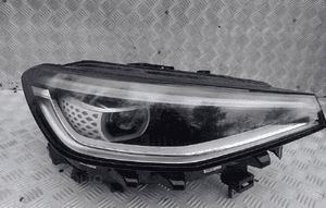 Lampa lewy przód vw id 4 full led 11B941036M uszkodzony zaczep europa 1