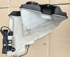 BMW E46 zbiorniczek zbiornik płynu do spryskiwaczy 1