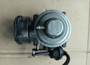 VW Passat B5 lift Skoda Superb 1.9 TDI przepustnica zawór EGR 038131501J 1