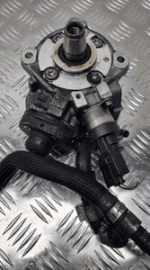 BMW E60 E81 E83 E90 E91 KOMPLET POMPA WTRYSKI 7797877 12