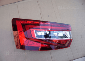 Skoda superb III Lampa lewa tylna oryginał 1