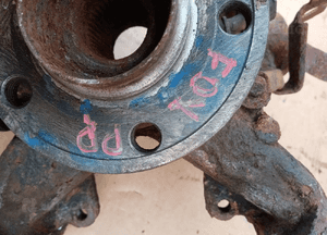 Zwrotnica piasta prawy przód kompletna VW FOX 4