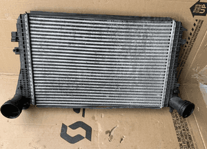 Intercooler chłodnica intercoolera VW Audi Skoda Seat 1K0145803CD 1
