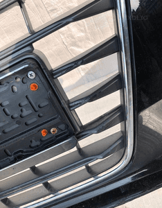 Audi A3 8V zderzak przedni 12- 4