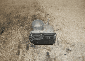 Przepustnica MN195709 6PIN Mitsubishi Colt VI Z30 CZ3 1.3 16V 95KM 4A90 6