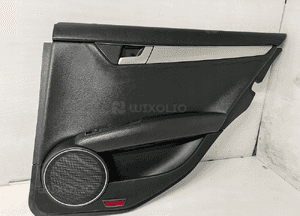 MERCEDES W204 2010 RHD Tylny prawy panel drzwiowy boczek A2044406135 1
