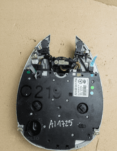 Lampka podsufitki kabiny mercedes W219 A2198200901 3