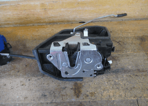 Zamek drzwi tylnych lewych bmw 1 F20 4