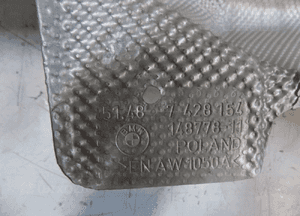 BMW 3 G20 G21 330e OSŁONA TERMICZNA WYDECHU 7428154 3