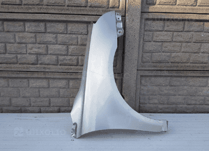 Błotnik prawy toyota avensis lift T25 2006 - 2009
