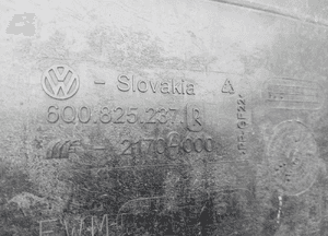 Osłona płyta pod silnik Skoda Fabia I 1.4 16V 6Q0825237R 4
