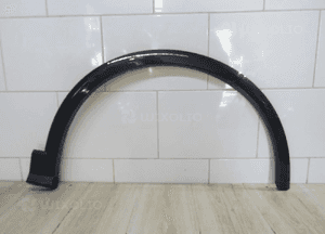 Listwa błotnika prawy przód audi Q2 81A 81A853718A 1