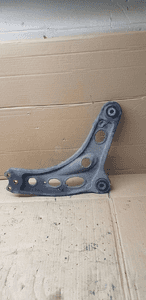 Wahacz lewy przód przedni lewy Opel Vivaro B Trafic III 8200688033 93859694 5