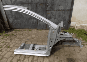 Toyota yaris iii 11-20 ćwiartka prawa przód próg słupek 2
