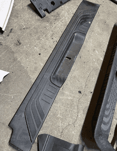 Mercedes 447 VITO V klasa słupek b D osłona próg lewy prawy pod klapę 10