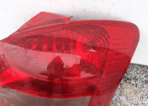 Toyota yaris ii 2 lampa tył tylna prawa 3