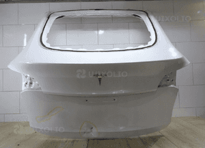 Tesla model y klapa porywa bagażnika 1