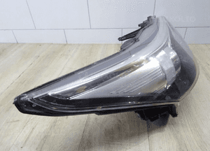 lampa prawa Przód Toyota Avensis T27 led 05-36 y57 4