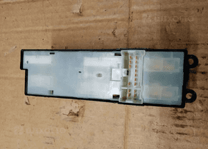 Przełącznik panel sterowania szyb Nissan Almera Tino 4
