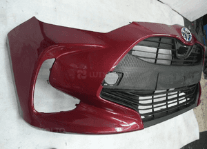 Toyota yaris iv 4 grilem cały zderzak przód przedni 2