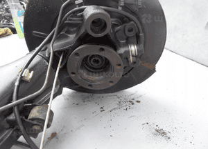 WAHACZ PRAWY TYŁ TYLNY ZWROTNICA PIASTA BMW 7 E32 4