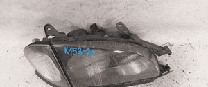 Przod przednia lampa prawa toyota  avensis T22 2
