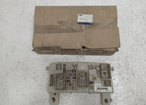 FORD FOCUS MK2 LIFT C-MAX FL KUGA MK1 SKRZYNKA BEZPIECZNIKÓW MODUŁ BCM BSI NOWY ORYGINAŁ 2