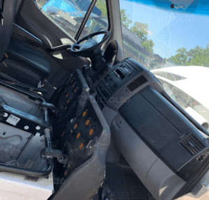 Sprinter 906 crafter  przekładka Anglika Maglownica konsola dywany 3