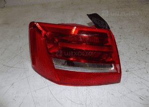 Audi A6 C7 sedan 2011-2015 lampa lewa tył w błotnik 1