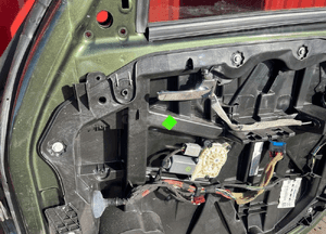Jeep cherokee liberty kk mechanizm szyby prawy przód bdb 7