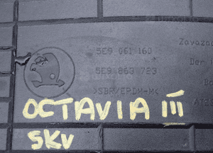 Wykładzina bagażnika skoda octavia iii kombi 5E9061160 4