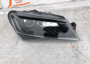 Skoda superb 3 iii 3V1 bixenon prawy 15-19 1