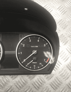 Bmw E84 E90 licznik zegar europa benzyna 9187052 4