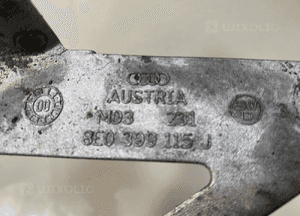 AUDI A4 B6 1.8 3.0 ŁAPA PODUSZKA WSPORNIK  SKRZYNI 8E0399115J 4