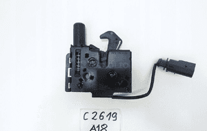 Zamek maski przód maski audi A1 82A 19- 1